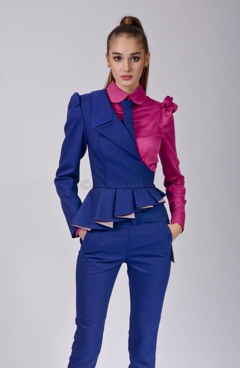 Women In Mens Suits, Women In Suits Aesthetic, Plaid Suits Women, Dyi Dress, Types Of Suits, Gender Fluid Fashion, Street Jacket, Shirt And Tie, Office Suit