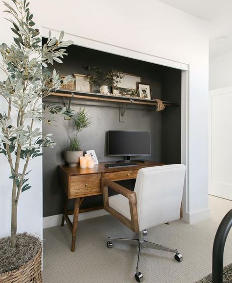 Cloffice Ideas: Making Use of Every Bit of Space | Skillshare Blog Basement Office Space Ideas, Closet Office Guest Room Combo, Man Space Ideas, Office Area In Bedroom Small Spaces, Home Office In Closet Ideas, Walk In Closet And Office Combo, Dressing Room And Office Combo, Game Room And Office Combo, Closet Into Office Space