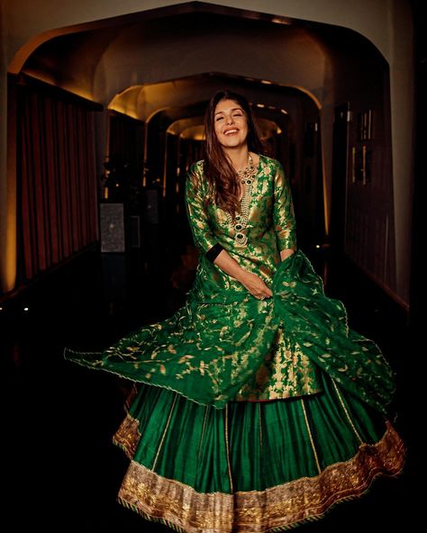 Green Lehenga Combination, Lehenga Combination, Indian Designer Suits, Green Lehenga, Stylish Short Dresses, Designer Dresses Casual, Chaniya Choli, Manish, Lehenga Designs