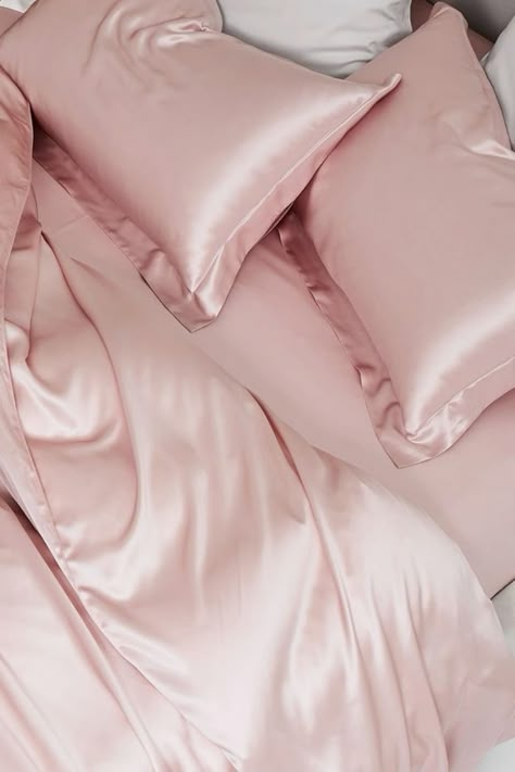 Pink Silk Sheets, Carla Santini, Satin Bedsheets, Pink Bed Sheets, Pink Lifestyle, Silk Sheets, Satin Bedding, Satin Sheets, Luxury Bedding Set