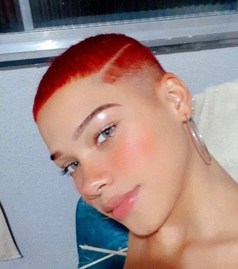 Buzzcut Ideas, Bowl Cut Hair, Low Cut Hairstyles, Buzzcut Girl, Short Hair Waves, Shaved Hair Designs, Natural Hair Short Cuts, Hair Tint, Extreme Hair