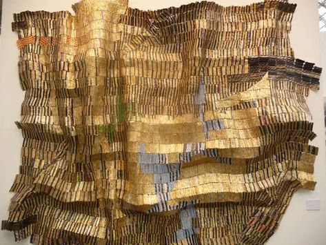 27 of my Favourite Artworks from the @Art13 London Fair El Anatsui, Textile Sculpture, Art Society, Sculpture Installation, Inspiration Wall, Bright Future, Paper Sculpture, Basel, Metal Artwork