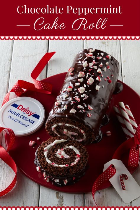 This Chocolate Peppermint Cake Roll recipe is sure to become a festive dessert favorite. Peppermint Cake Roll, Chocolate Peppermint Cake, Daisy Brand, Peppermint Cake, Cake Roll Recipes, Chocolate Roll, Dessert Aux Fruits, Festive Desserts, Desserts Vegan