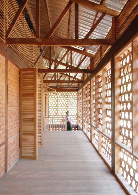 Bamboo Roof, Timber Architecture, Bamboo Architecture, Tropical Architecture, Wood Architecture, Timber Structure, Vernacular Architecture, Bamboo Design, Education Architecture