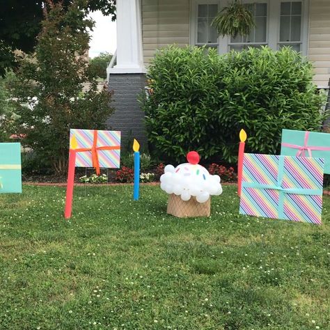 Birthday Yard Decorations Diy, Yard Birthday Decorations, Birthday Yard Decorations, Party Ideas Outdoor, Outside Birthday, Decoration Hacks, Diy Yard Decor, Backyard Party Decorations, Kylie Birthday