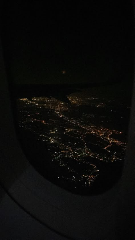 Night In Plane, Night Time Airplane View, Night Sky From Plane, Airport Photos Night Time, Aeroplane Night View, Flying At Night Aesthetic, Flight Night View, Night Airport Aesthetic, Night Plane Aesthetic