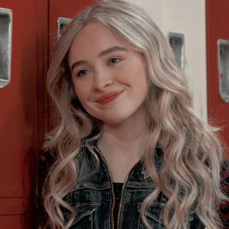 Maya Girl Meets World, Girl Meets World Maya, Hart Icon, Maya And Riley, Maya Girl, Maya Hart, Riley Matthews, Blonde Hair Green Eyes, Leather Jacket Girl