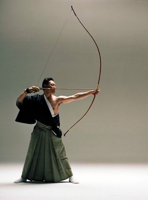 Yumi Bow, Archer Pose, Bow Designs, Bow Pose, Film Posters Art, Archery Bow, Pencak Silat, Dark City, The Zen