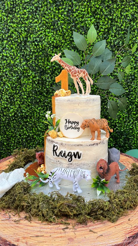 cake idea for a safari themed party #birthdayparty #safari #safaribirthdayparty #safaribaby #safaribirthday #wildlife #wildonebirthdayparty #babyboy #babyshowerideas #birthdaypartyideas #birthdaydecor #birthdaycakeideas #cakedesign #cakedecoratingideas #cakeideas #animals Safari Themed Birthday Cake, Cake Wild One, Safari Themed Party, Wild One Party, Safari Cake, African Savanna, Safari Theme Party, Wild One Birthday Party, Wild Safari