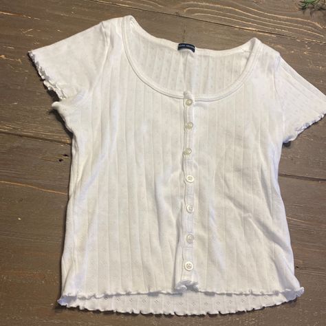 Super Cute Brandy Melville Pointelle Top In White. In Pristine Condition, Never Worn Has Been Sitting In My Closet. (Not Cropped) Great Condition White Onesize Athelia Knit Top, Brandy Melville Clothes, Pointelle Top, Tops Brandy Melville, Brandy Melville Top, Black Knit Cardigan, Black Tie Dye, Aesthetic Clothing, Black Zip Ups