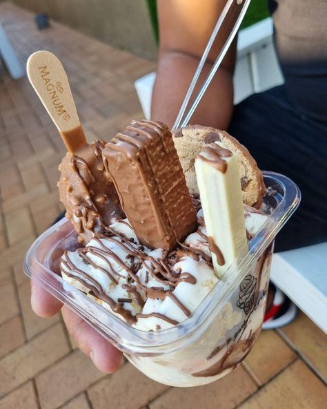 THE SOWETO CREAMERY on Instagram: “Afternoon Creamers 😋🍨 We hope everyone is having a wonderful day 🙌🏾💯 We are based at Soweto Jabulani 5 Madlala street Jabulani…” Chocolate Food, Wonderful Day, Chocolate Recipes, South Africa, Ice Cream, Wonder, Drinks, Cream, On Instagram