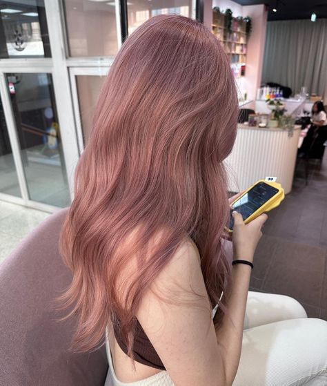 Korean Pink Brown Hair, Light Brown Milk Tea Hair, Washed Pink Hair, Muted Pink Hair Color, Rose Pink Brown Hair, Pink Over Brown Hair, Ashy Pink Brown Hair, Strawberry Milk Tea Hair, Light Pink On Brown Hair