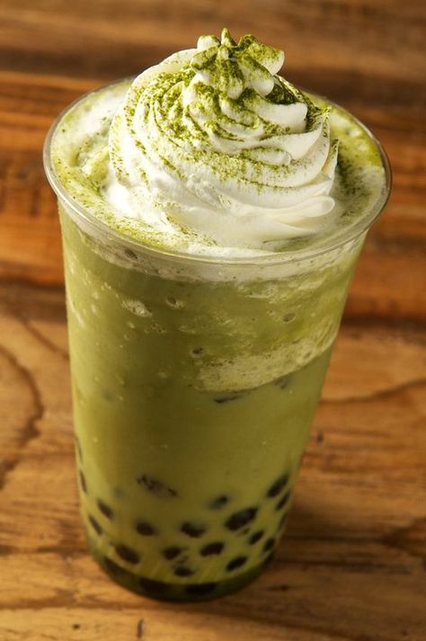 matcha bubble tea Boba Tea Pictures, Boba Green Tea, Green Tea Boba, Tea Pictures, Tea Images, Matcha Bubble Tea, Matcha Tea Benefits, Bubble Tea Recipe, Matcha Milk