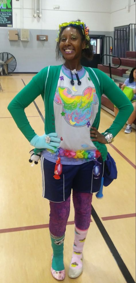 Goofin'....Wacky Tacky Day at day camp is a must! Waky Taky Dress Up, Wacky Wednesday Spirit Week, Tacky Day Spirit Week, Wacky Tacky Day Outfits, Wacky Wednesday Outfit, Tacky Clothes, Wacky Pomo, Wacky Tacky Day, Wacky Day