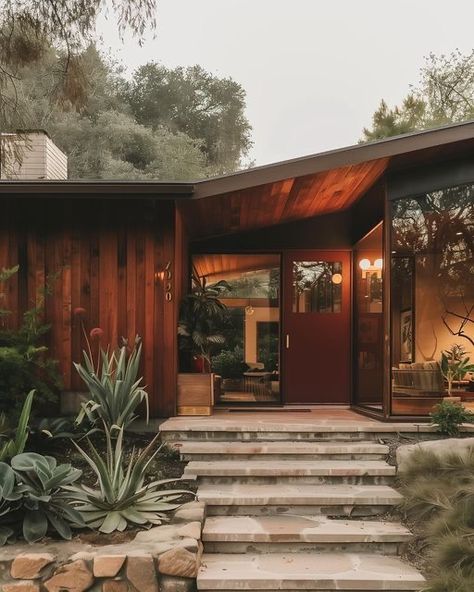 Retro Modern House Exterior, Retro Houses Exterior, 70s House Aesthetic Exterior, Mid Century Modern Desert Home, Mid Centric Modern House, Mid Century Moody, California Style Homes, 1970s House Exterior, Mid Century House Exterior