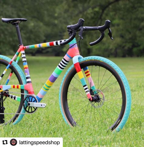 Bicycle Paint Job, Bicycle Photography, Paint Bike, Build A Bike, Biking Diy, Sunny Vibes, Bicycle Painting, Cycling Photos, Road Bike Cycling