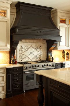 Mosaic Tile Backsplash Behind Stove, Black And White Range Hood, Hood Stove Ideas, Painted Stove, Kitchen Hood Ideas, Black Stove, Stove Hood, Kitchen Hood Design, Old World Kitchens