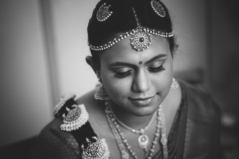 Tamil Brahmin wedding at MLR Convention JP Nagar Brahmin Wedding, Artist Decor, Tamil Wedding, Sister Wedding, Wedding Celebration, Wedding Story, Engagement Photography, Bangalore, Wedding Portraits