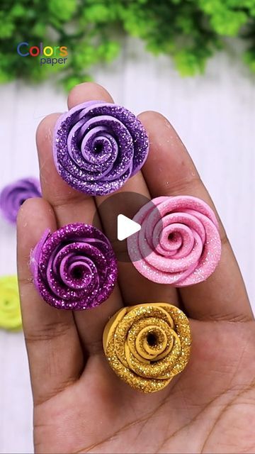 Glitter Paper Flowers Craft, Glitter Paper Ideas, Foam Rose Bouquet, Small Flowers Craft, Bouquet Making Diy, Home Made Flowers Crafts, Flower Making Ideas Paper, Crafts With Glitter Paper, Flowers With Glitter Sheet