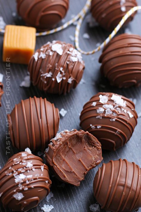 Salted Caramel Chocolate Truffles, Sea Salt Caramel Truffles, Caramel Truffles Easy, Chocolate Caramel Truffles, Milk Chocolate Truffles Recipe, Caramel Truffles Recipe, Chocolate Carmel Bars, Chocolate Peppermint Truffles, Salted Caramel Truffles