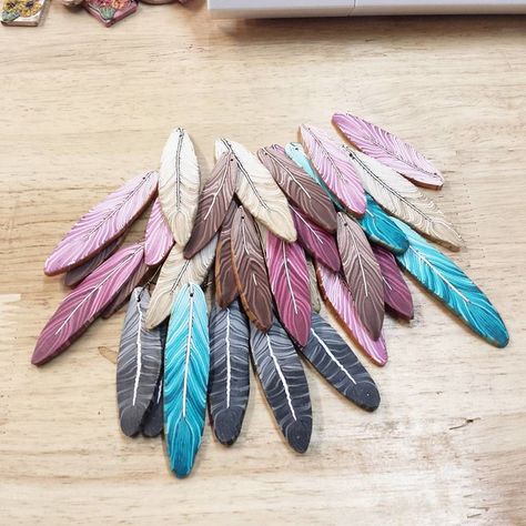 Polymer Clay Pendants, Clay Pendants, Polymer Clay Pendant, Clay Figures, Feather Pendant, Feathered Hairstyles, Polymer Clay Beads, Clay Beads, Feathers