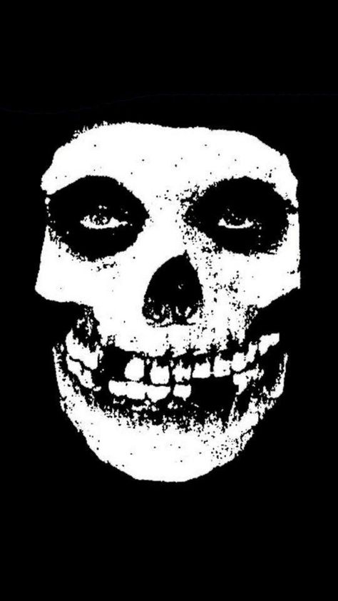 #brothertedd Justin Tedders on Twitter: "https://t.co/iHXpdVVx0T https://t.co/0zg0dORyK5" / Twitter Misfits Skull, Skull Logo, Cotton Jersey Fabric, Jersey Tee, Combed Cotton, Jersey Fabric, T Shirt, Black