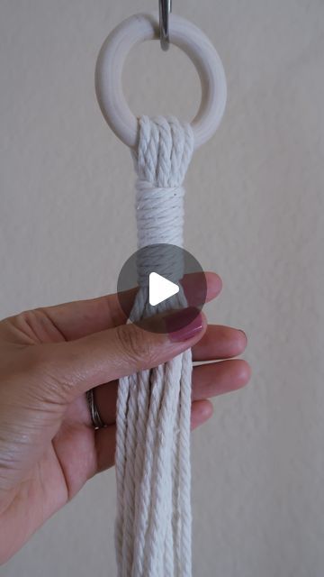 How To Tie A Macrame Knot, Gathering Knot Macrame, Gathering Knot, Punch Needle Tutorial, Handmade Tutorial, Hat Hanger, Macrame Curtain, Macrame Weaving, Macrame Knot