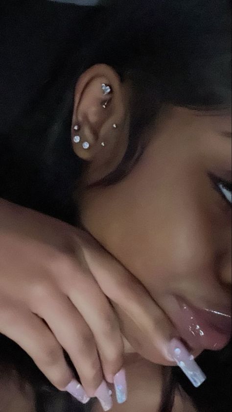 Piercings Ideas, Cute Nose Piercings, Pretty Ear Piercings, Cool Ear Piercings, Cool Piercings, Cute Ear Piercings, Cute Piercings, Piercings Unique, Body Jewelry Piercing