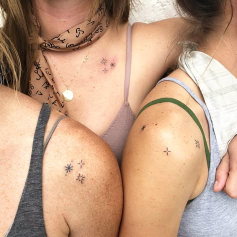 Tattoo Four Friends, Tiny Tattoos For Three Friends, Friend Tattoo For 4, Subtle Friend Tattoos, 3 Besties Tattoo, Bestie Minimalist Tattoo, Three Tattoos Friends, Group Tattoos Friendship 3, Tiny Group Tattoos