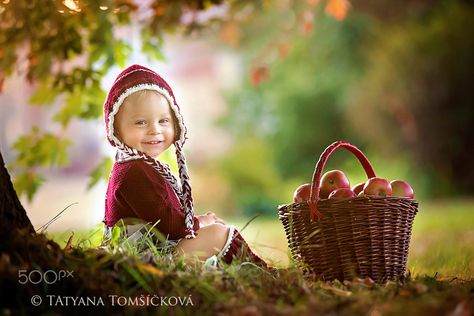 Apple Orchard Photography, Apple Orchard Pictures, River Photoshoot, Fall Baby Photos, September Ideas, Photoshoot Theme, Fall Baby Pictures, Seasonal Fruit, Baby Shoot