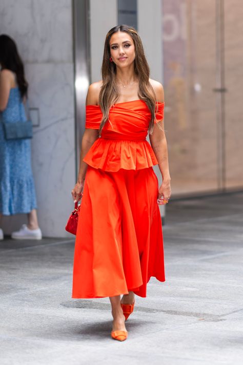 Jessica Alba Dress, Jessica Alba Outfit, Bright Orange Dress, Jessica Alba Style, Vibrant Outfits, Cute Eyeshadow Looks, Classic Girl, Honest Beauty, Style Moodboard