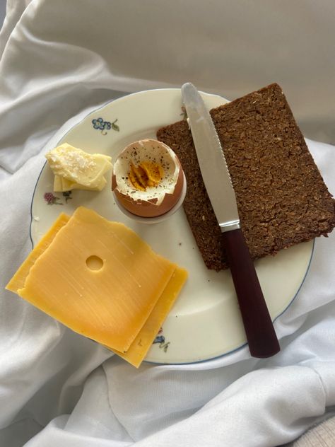 aged cheese boiled egg salted butter + my fav rye bread <3 Soft Boiled Eggs Aesthetic, Thanksgiving 2022, Aged Cheese, Soft Boiled Eggs, Studio Table, Vegan Eats, Rye Bread, Boiled Egg, Egg Breakfast