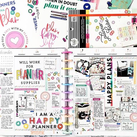 Desiree on Instagram: “I love how these big Mambi Sticks look in this spread! Especially that “I AM A HAPPY PLANNER”😍 The Mambi Sticks matched up perfectly with…” Big Happy Planner Layouts, Mambi Happy Planner Layout, Happy Planner Layouts, Stationary Ideas, Big Happy Planner, Happy Planner Layout, Planner Layouts, Mambi Happy Planner, Match Stick