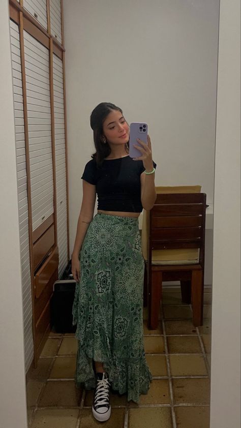 Green House Outfit, Pallazo Pants Outfit Ideas Summer, Outfit Inspo For Summer Vacation, Long Casual Skirt Outfits, Modest Hiking Outfit Summer, Outfit Ideas Hawaii, Boho Vibes Outfit, Barista Outfit Summer, Boho Chic Summer Outfit Ideas