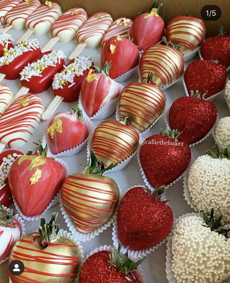 Gourmet Chocolate Covered Strawberries, Christmas Strawberry, Valentine Strawberries, Strawberry Box, Chocolate Covered Strawberry Recipe, Red Quince, Chocolate Covered Strawberries Bouquet, Strawberry Gifts, Chocolate Covered Fruit