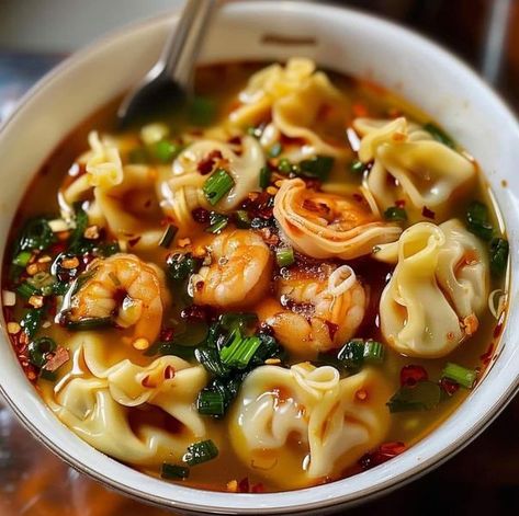 Wonton Soup With Shrimp, Wonton Noodles Recipe, Shrimp Soup Mexican, Shrimp Wonton Soup, Thai Hot And Sour Soup, Shrimp And Scallop Recipes, Shrimp Soup Recipes, Shrimp Ramen, Wonton Noodle Soup