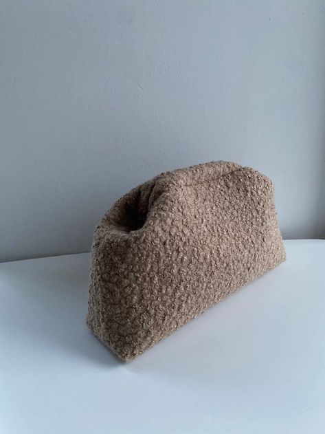 Faur fux camel handmade bag | Evening clutch | Fluffy bag | +11 colors Fluffy Bag, Bottega Veneta Bag, T Bag, Cloud Bag, Handmade Bag, Evening Clutch, Stylish Bag, Evening Attire, Handmade Bags