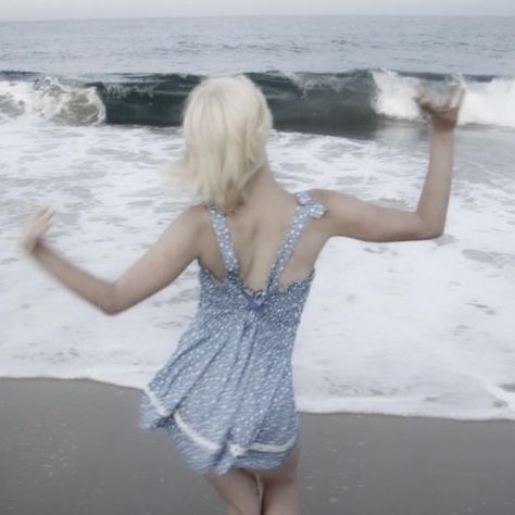 Lizzy Grant Aesthetic, Coney Island Baby, Vintage Americana, Blue Dream, Blogger Girl, Just Girly Things, Blue Aesthetic, Blue Velvet, Lana Del Rey