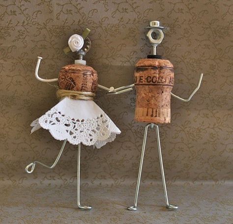 Bride Cake Topper, Cork Wedding, Wine Cork Ideas, Diy Cork, Wine Cork Projects, Wedding Cake Toppers Unique, Wine Cork Art, Toppers Diy, Cork Ideas