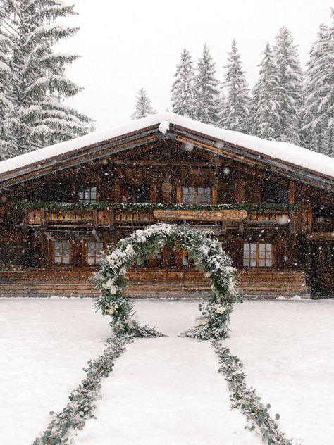 Winter Wedding Arch, Enchanted Forest Wedding Theme, Snowy Wedding, Corporate Events Decoration, Forest Theme Wedding, Snow Wedding, Enchanted Forest Wedding, Wedding Themes Winter, Winter Wedding Decorations