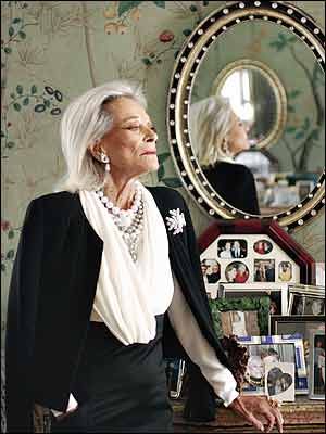 Nan Kempner, Womens Business, Diana Vreeland, Business Suits, Advanced Style, Ageless Style, Ageless Beauty, Aging Beautifully, Aging Gracefully