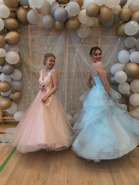 #prom #promdress #wanhat #princessandthepauper #barbie #dress Wanhat Dress, Barbie Prom Dress, Elegant Classy Dresses, Indie Hipster Fashion, Cocktail Dress Style, Princess And The Pauper, Prom Queen, Short Prom Dresses, Stunning Prom Dresses