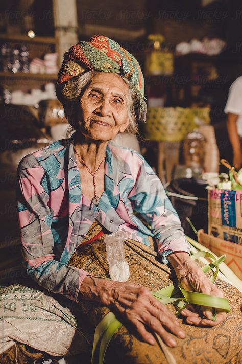 Oldest Human, Old Faces, We Are The World, Old Woman, Foto Art, Old People, People Of The World, Varanasi, People Photography