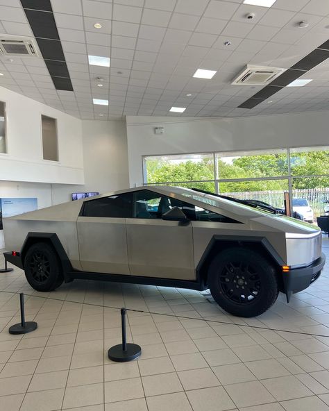 Tesla Cybertruck is in 🏴󠁧󠁢󠁳󠁣󠁴󠁿 What do you think? 🤔 #tesla #teslacybertruck #truck #pickuptruck Tesla Truck, Tesla Cybertruck, Wedding Bouquet Preservation, Tesla Car, Pickup Trucks, Tesla, You Think, Thinking Of You, Garage