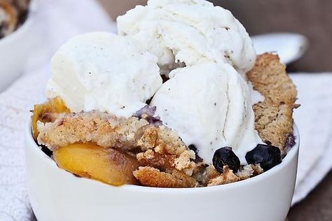 Peach Blueberry Cobbler, Fruit Cobbler Recipe, Summer Fruit Desserts, Blueberry Cobbler Recipes, Peach Blueberry, Baking Measurements, Sunday Dinners, Fruit Cobbler, Blueberry Cobbler