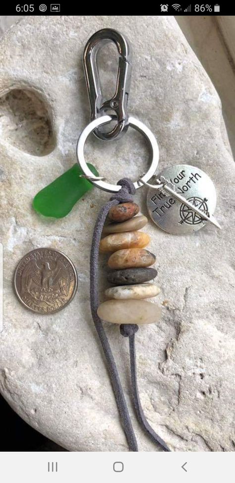 Diy Rock Jewelry, Sharks Teeth, Chain Ideas, Beach Glass Crafts, Rock Rock, Rock Jewelry, Stone Crafts, Beach Stones, Hand Crafted Gifts