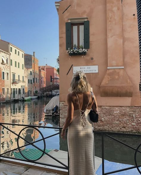 Venice Moodboard, Venice Aesthetic, Outfits Italy, Italy Instagram, Rooftop Photoshoot, European Summer Aesthetic, Aesthetic Italy, Venice Photos, Rome Photo