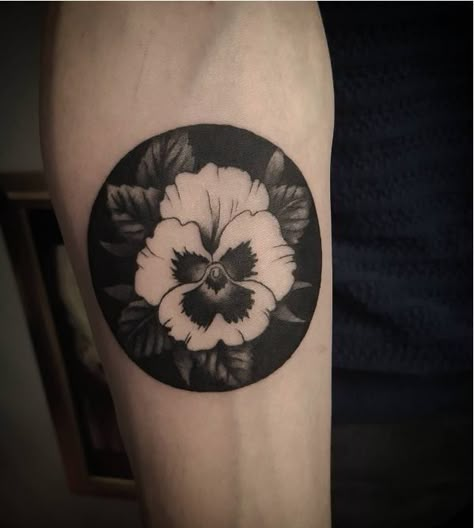 Black Pansy Tattoo, Pansy Tattoo Design, Hestia Tattoo, African Violet Tattoo, Pansy Flower Tattoo, Pansy Tattoo, Violet Tattoo, Americana Tattoo, Art Nouveau Tattoo