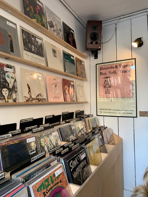 London Record Store, Vinyl Shop Aesthetic, Vinyl Store Aesthetic, Coffee Bookshop, Record Shop Aesthetic, Fox Thornton, Hannah Bellinger, Record Store Aesthetic, Record Shopping