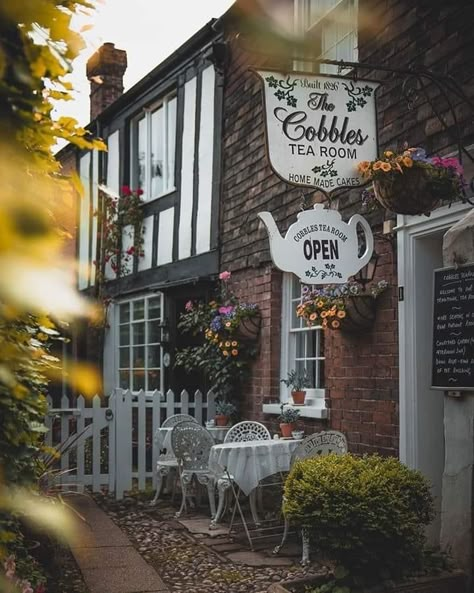 Cold Tea, Victoria Magazine, British Tea, Sussex England, Shop Fronts, English Tea, Morning Tea, London United Kingdom, East Sussex